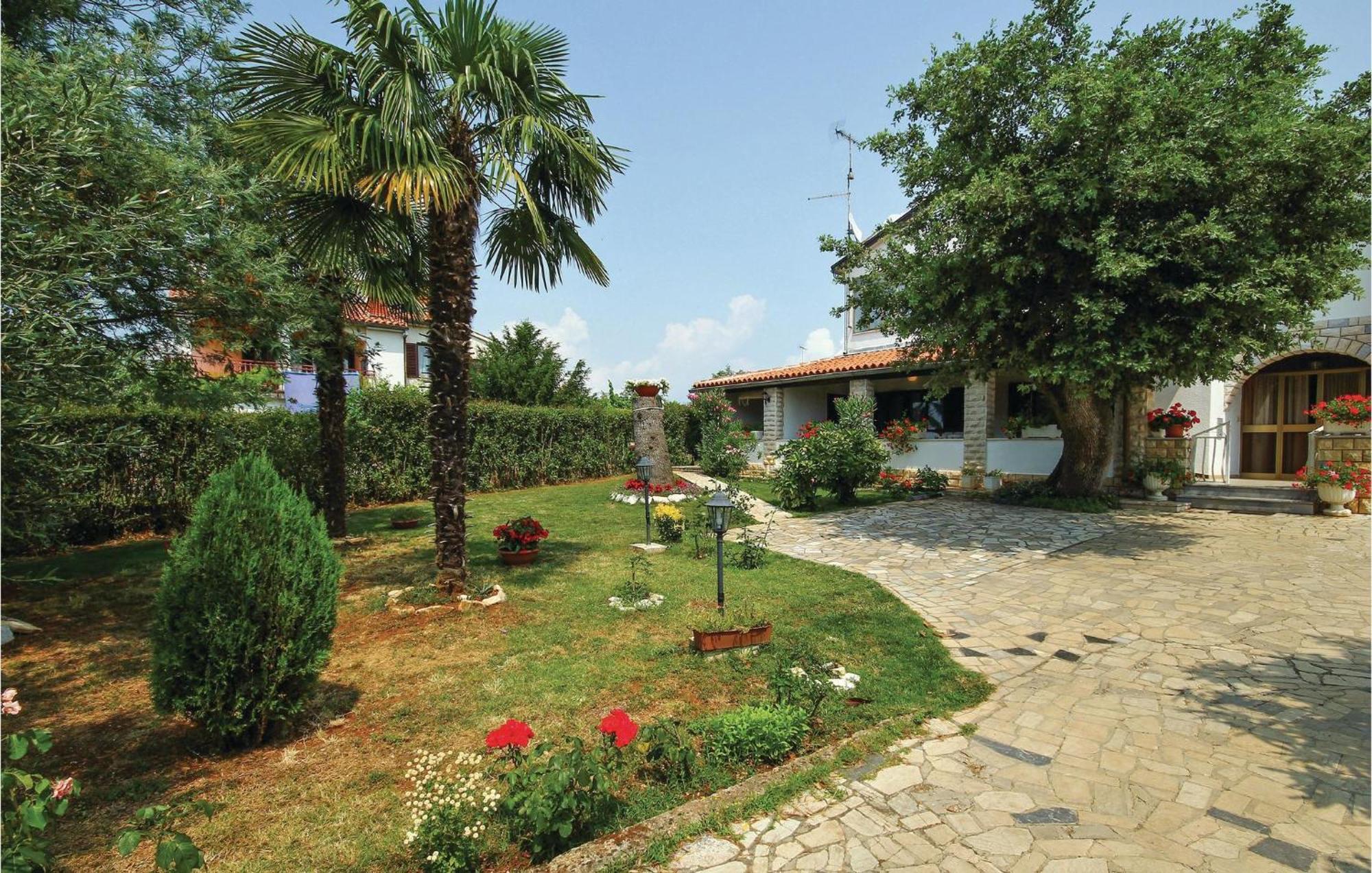 Apartment Beautiful In With Wifi Poreč