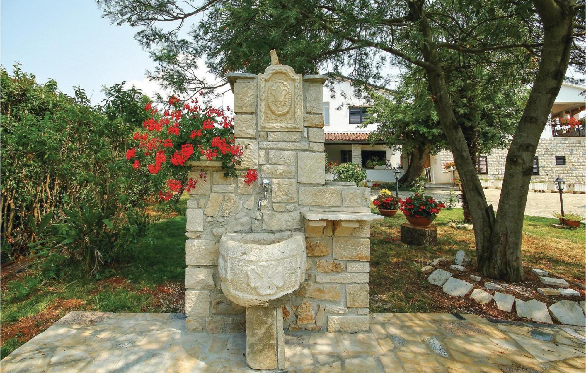Beautiful In With Wifi Apartment Poreč